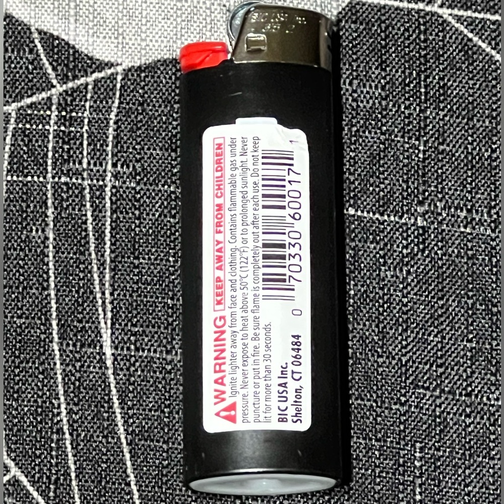 NEW TRAVIS SCOTT UNRELEASED 2021 ASTROWORLD TOUR “EYES” FULL SIZED BIC - Picture 2 of 2
